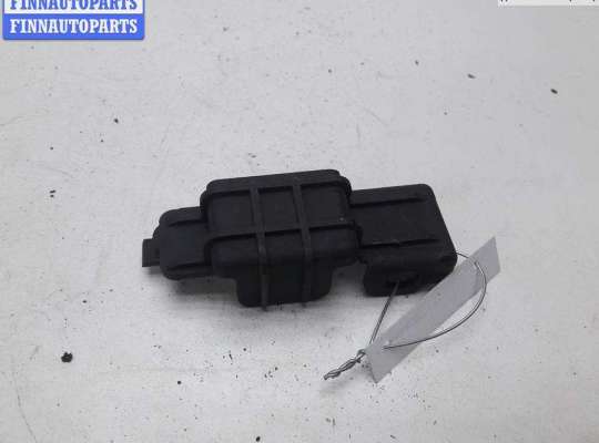 купить Кронштейн радиатора на Volkswagen Passat B5