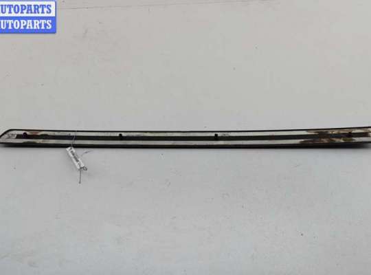 купить Молдинг двери задней правой на Volkswagen Golf-4