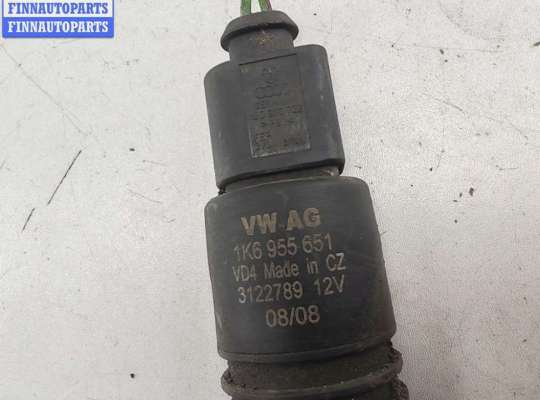 купить Насос (моторчик) омывателя стекла на Volkswagen Passat B6