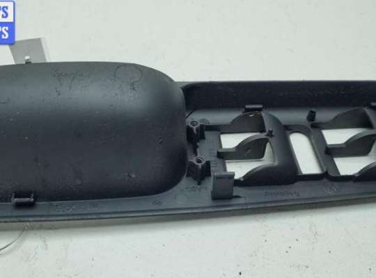 купить Ручка двери внутренняя передняя левая на Volkswagen Passat B5+ (GP)