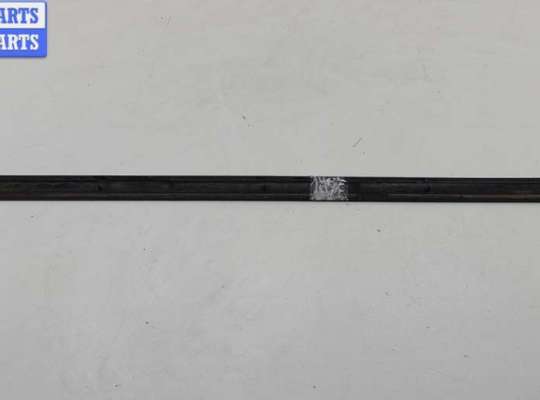 купить Молдинг двери передней левой на Volkswagen Passat B5+ (GP)