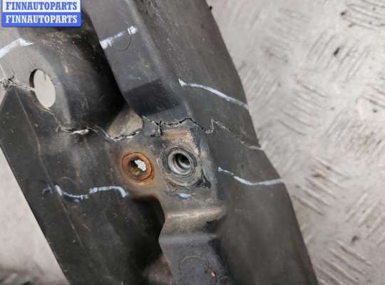 купить Рамка передняя (панель кузовная, телевизор) на Volkswagen Golf-4