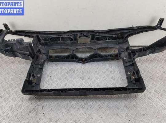 купить Рамка передняя (панель кузовная, телевизор) на Volkswagen Golf-4