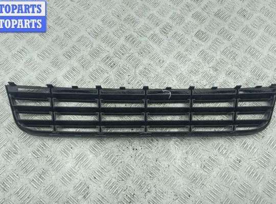 купить Решётка (заглушка) в бампер на Volkswagen Passat B6