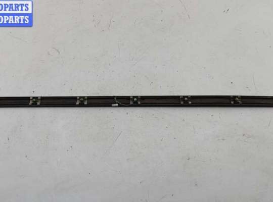 купить Молдинг двери передней правой на BMW 7 E38 (1994-2001)