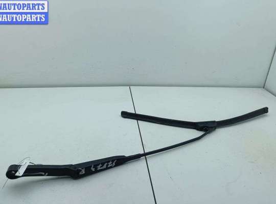 Щеткодержатель (поводок стеклоочистителя) передний AU1646040 на Audi A6 C4 (1994-1997)