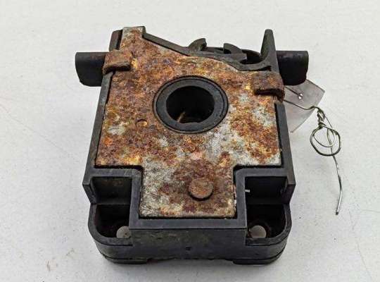 Купить Замок капота на BMW 3 E46 (1998-2006) Замок капота BM3672673 на BMW 3 E46 (1998-2006)