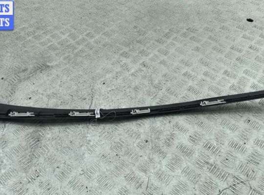 купить Молдинг лобового стекла на Peugeot 308 T7 (2007-2013)