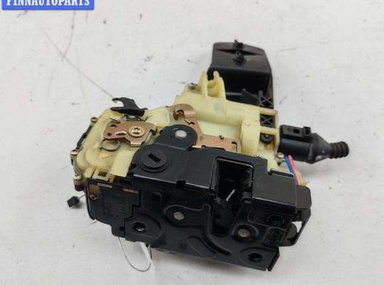 купить Замок двери задней правой на Volkswagen Passat B5+ (GP)