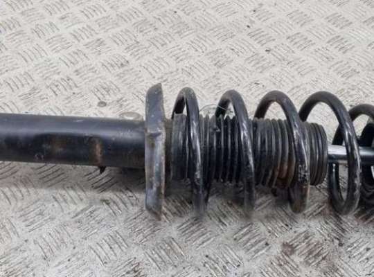 купить Стойка подвески передняя левая на Volkswagen Passat B6