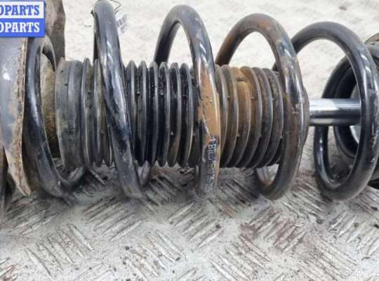 купить Стойка подвески передняя левая на Volkswagen Passat B6