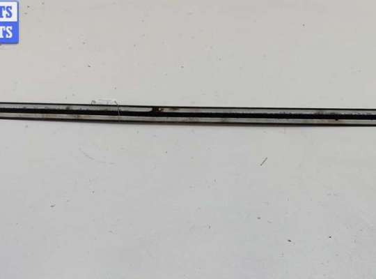 купить Молдинг двери передней левой на Volkswagen Golf-4