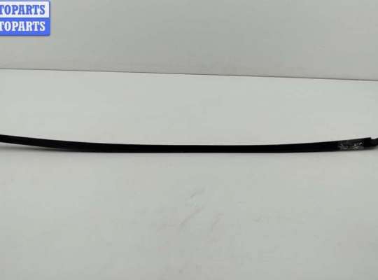 Молдинг лобового стекла VG2725137 на Volkswagen Passat B5