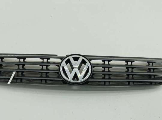 Решетка радиатора VG2718152 на Volkswagen Passat B5