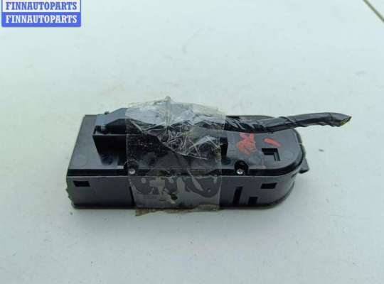 Блок управления стеклоподъёмниками на Opel Astra H / Classic