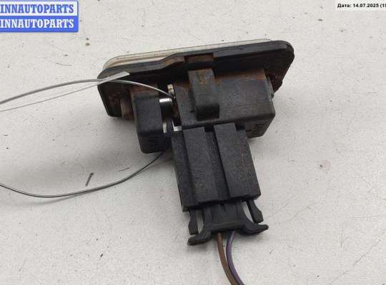 Планка подсветки номера на Mercedes-Benz C (W203)