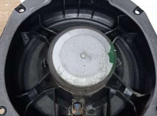 купить Динамик двери передней правой на Volkswagen Passat B6