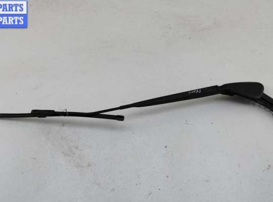 Щеткодержатель (поводок стеклоочистителя) передний RN1570700 на Renault Scenic II (2003-2009)