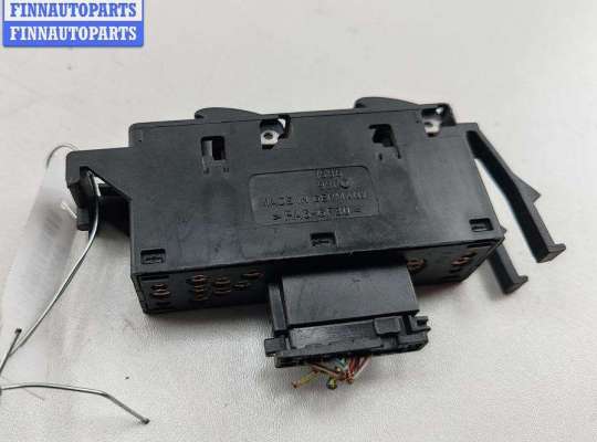 купить Кнопка стеклоподъемника переднего правого на BMW 3 E46 (1998-2006)