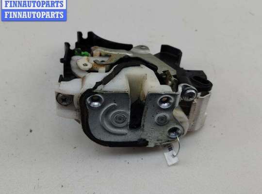 Замок боковой двери на Mitsubishi Grandis