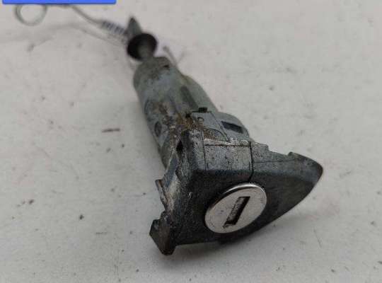 купить Личинка замка на Volkswagen Passat B6