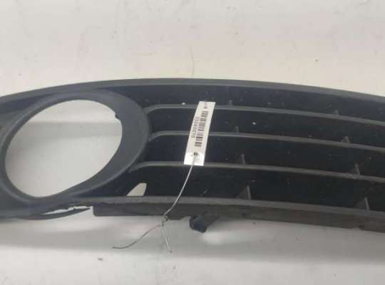 купить Рамка фары противотуманной правой на Audi A4 B6 (2001-2004)