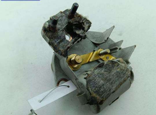 купить Клемма аккумулятора плюс на Mercedes E-Class W210 (1995-2002)