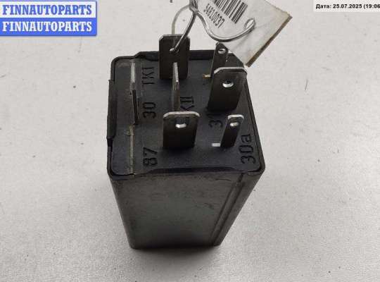 купить Реле стеклоочистителя (дворников) на Audi 100 C4 (1991-1994)