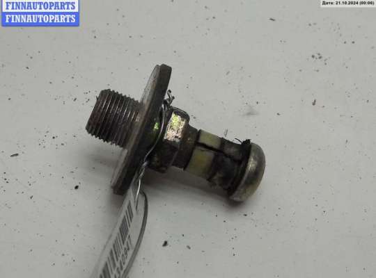купить Ответная часть (скоба) замка двери на Volkswagen Passat B4