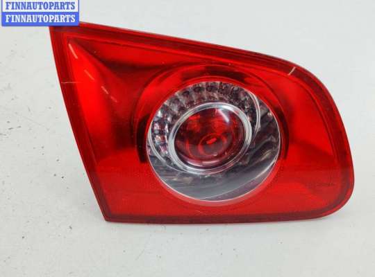 Фонарь крышки багажника левый VG2736285 на Volkswagen Passat B6
