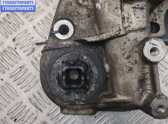 купить Балка подвески передняя (подмоторная) на Chrysler Voyager (1996-2000)