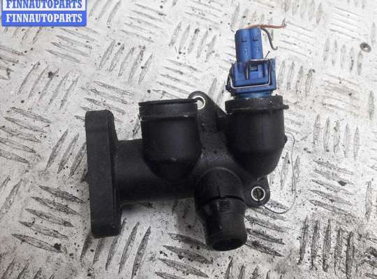 купить Фланец (тройник) системы охлаждения на Volkswagen Passat B5