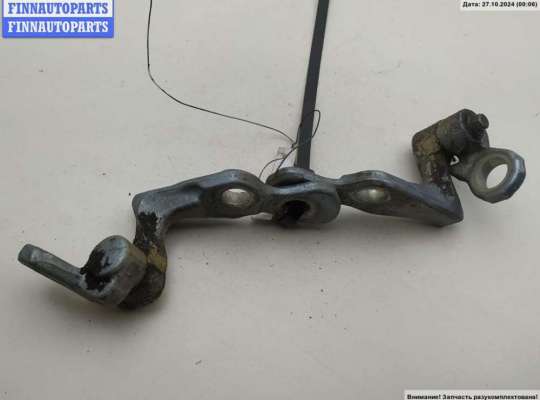 Петля двери на Ford Focus II
