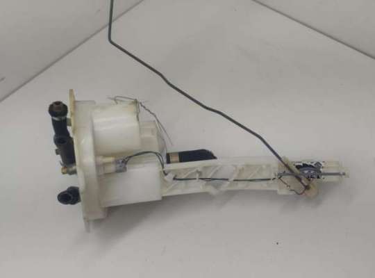 купить Датчик уровня топлива на Audi A6 C4 (1994-1997)