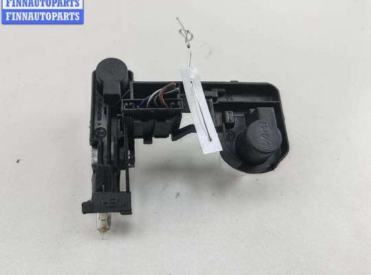 Фонарь задний на Volkswagen Touareg I (7L)