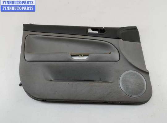 Обшивка двери передней левой (дверная карта) VG2677213 на Volkswagen Passat B5+ (GP)