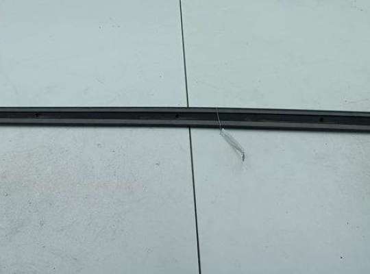 купить Молдинг двери передней правой на Audi A4 B7 (2004-2008)