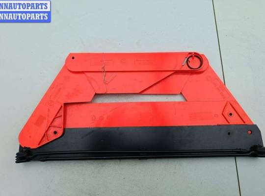 купить Знак аварийной остановки на Audi A6 C5 (1997-2005)