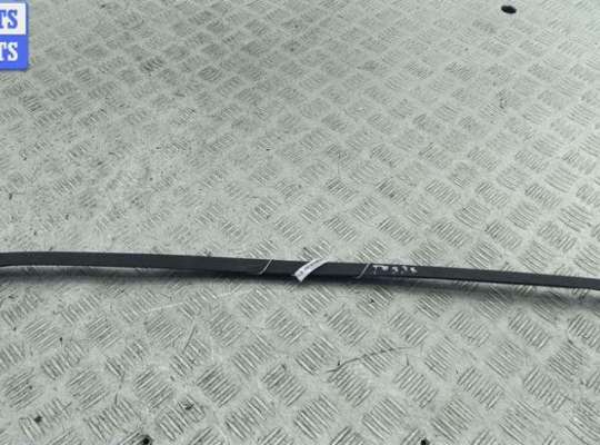 купить Молдинг лобового стекла на Volkswagen Touran