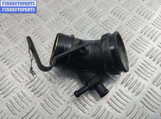 купить Патрубок воздушного фильтра на Volkswagen Passat B5