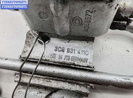 купить Петля двери передней левой на Volkswagen Passat B6