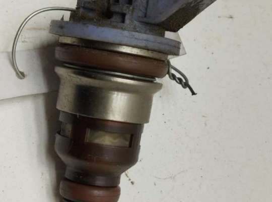 купить Форсунка топливная на Ford Galaxy (1995-2000)