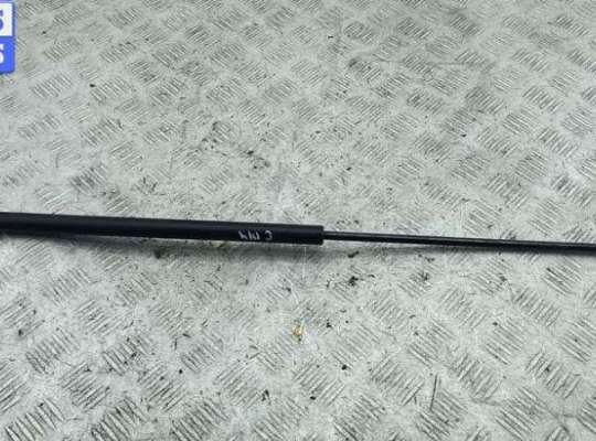 купить Амортизатор капота на Audi A4 B7 (2004-2008)