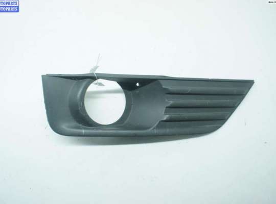 купить Рамка фары противотуманной правой на Ford Focus II (2004-2011)