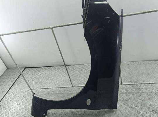 купить Крыло переднее левое на Peugeot 307