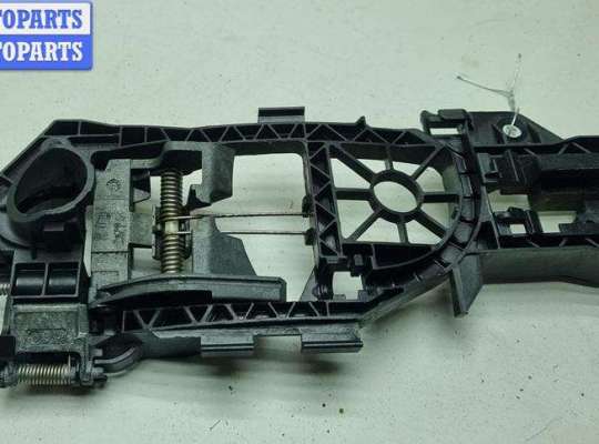 купить Корпус (держатель) ручки двери передней правой на Volkswagen Passat B6