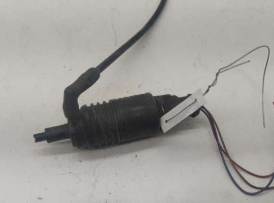 купить Насос (моторчик) омывателя стекла на Audi A4 B5 (1994-2001)