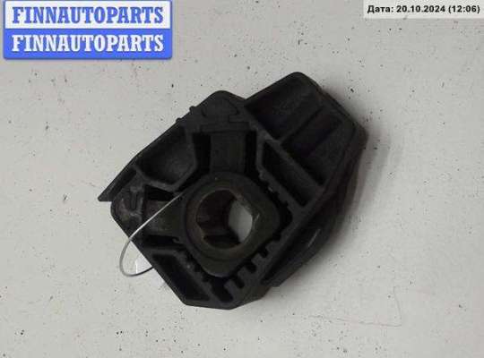 Кронштейн радиатора VG2134787 на Volkswagen Bora