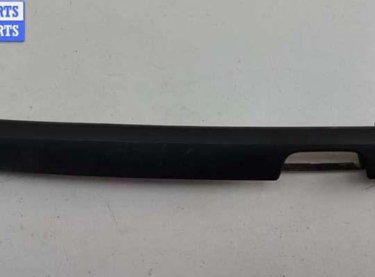 Накладка двери (крышки) багажника RN1568370 на Dacia (Renault) Logan