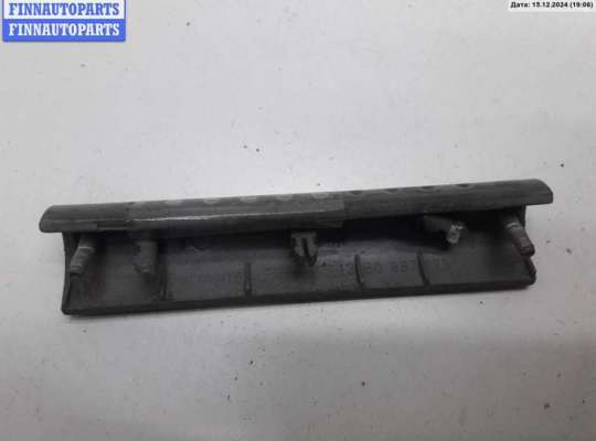 купить Накладка двери передней левой на Volkswagen Passat B5